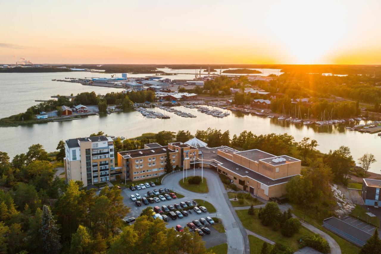 Finlandia Hotel Aquarius Uusikaupunki Exterior photo