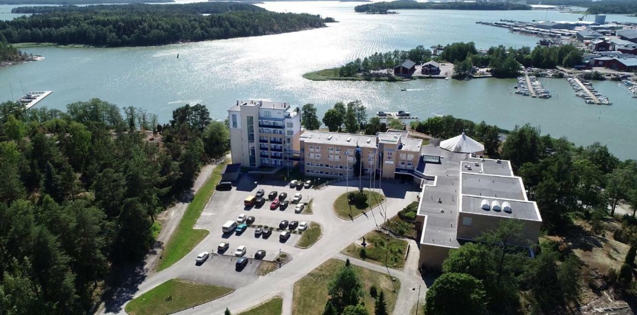 Finlandia Hotel Aquarius Uusikaupunki Exterior photo